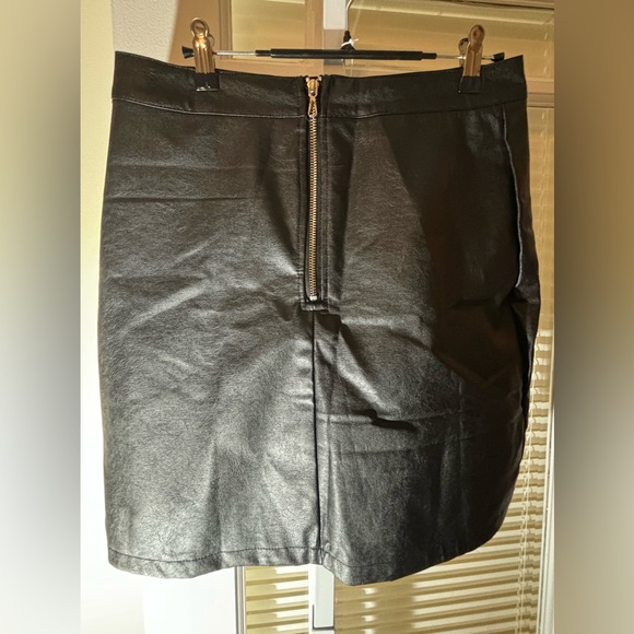 Faux Black Leather Skirt- Size Medium - Picture 4 of 6